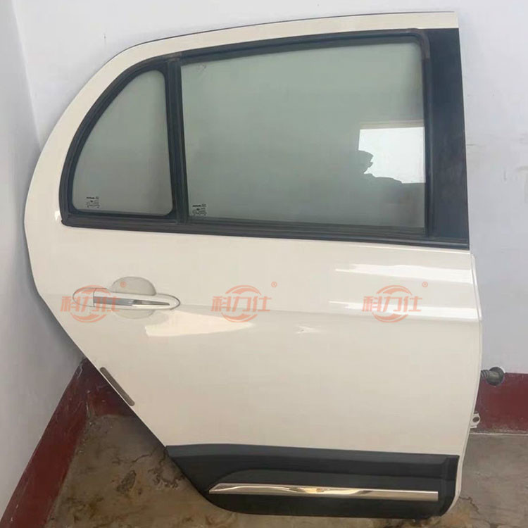 Original disassembled parts for the left and right doors of H-a-val H1M4 car